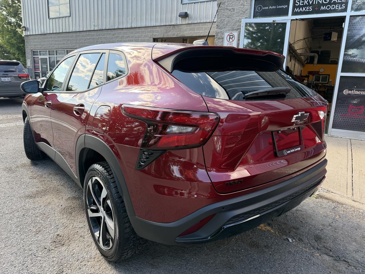 2024 Chevrolet Trax 1RS LOW KM!! SUNROOF, HEATED SEATS & STEERING WHL! Photo