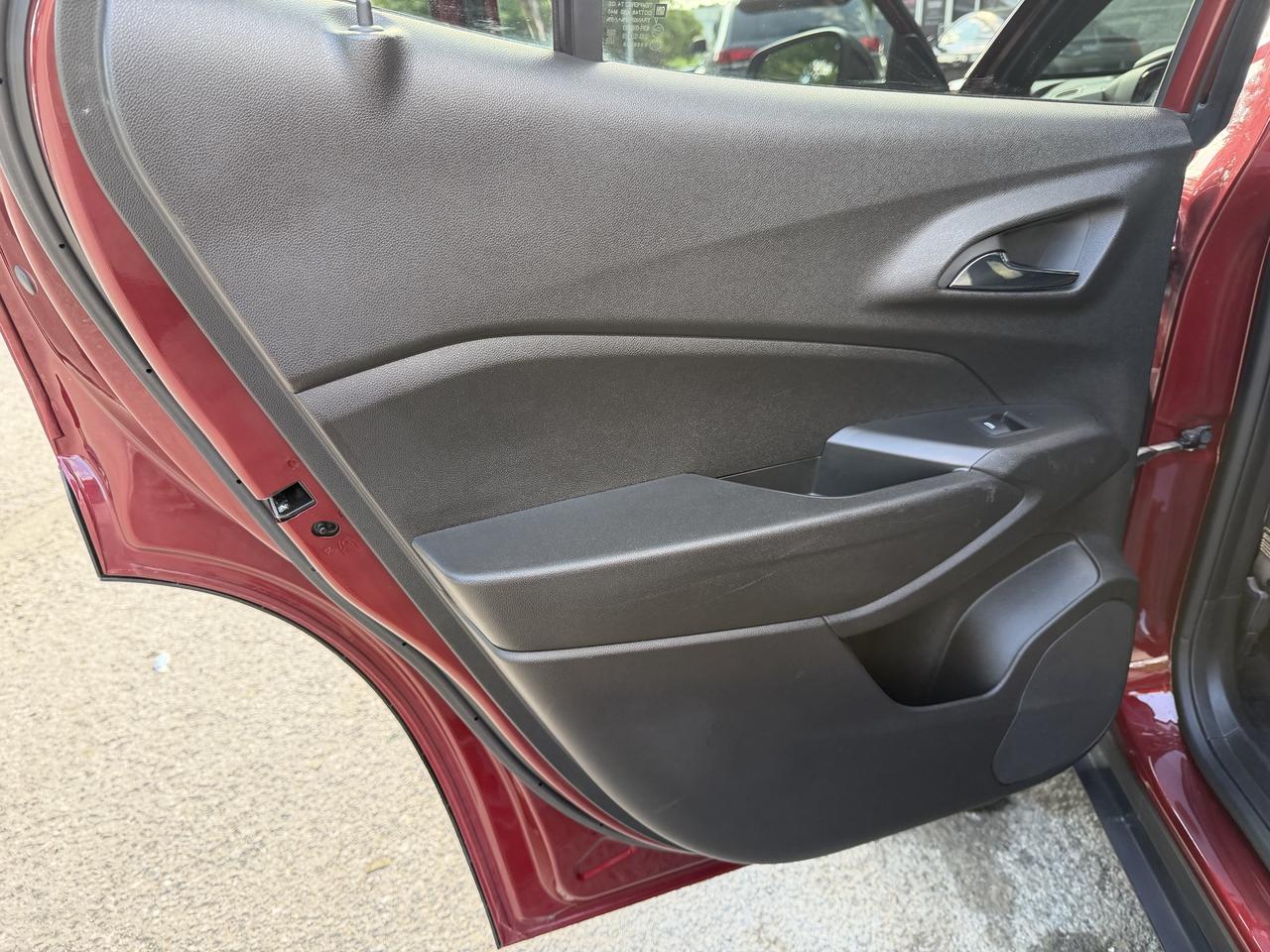 2024 Chevrolet Trax 1RS LOW KM!! SUNROOF, HEATED SEATS & STEERING WHL! Photo