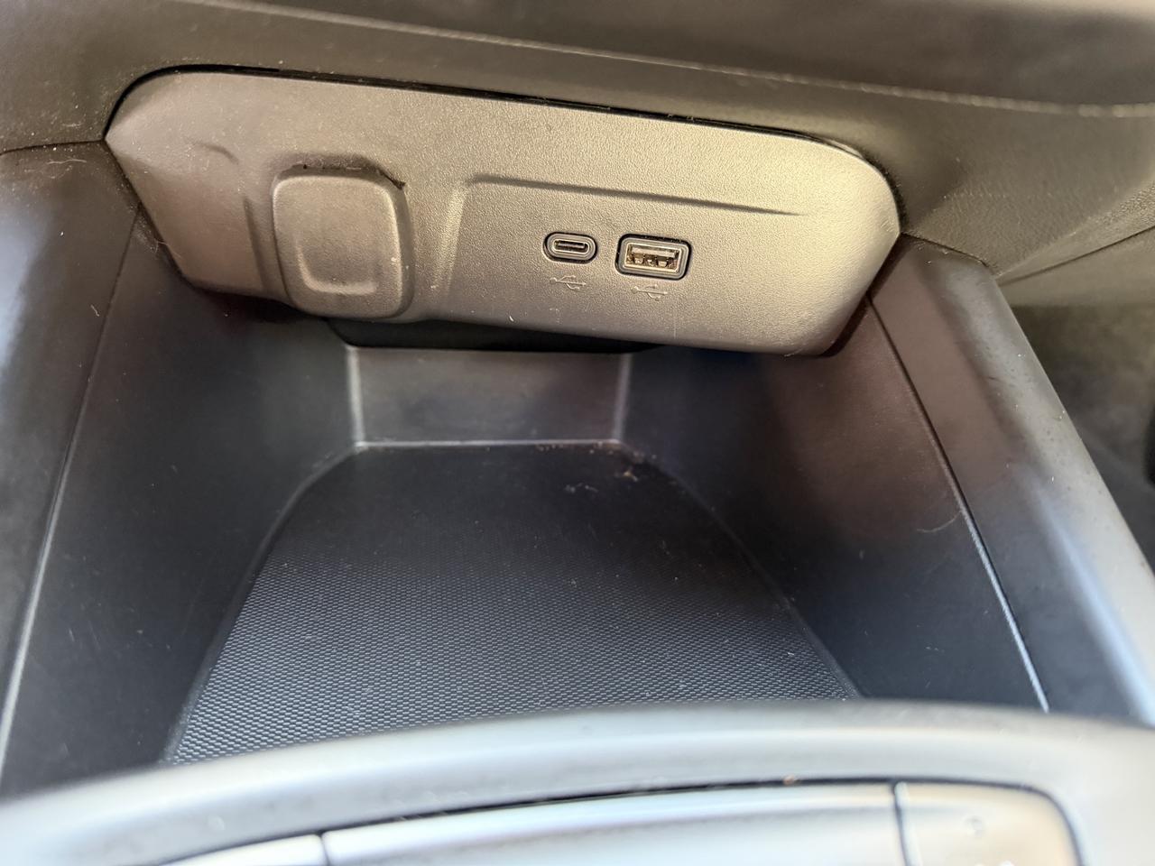 2024 Chevrolet Trax 1RS LOW KM!! SUNROOF, HEATED SEATS & STEERING WHL! Photo