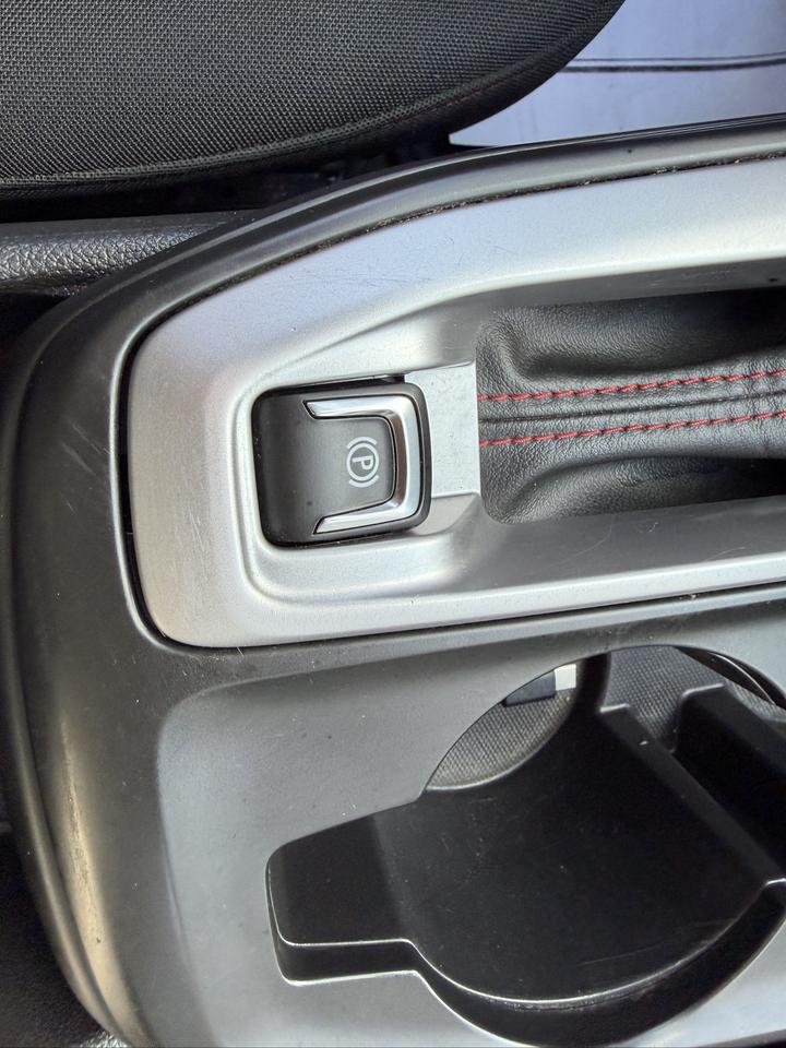 2024 Chevrolet Trax 1RS LOW KM!! SUNROOF, HEATED SEATS & STEERING WHL! Photo