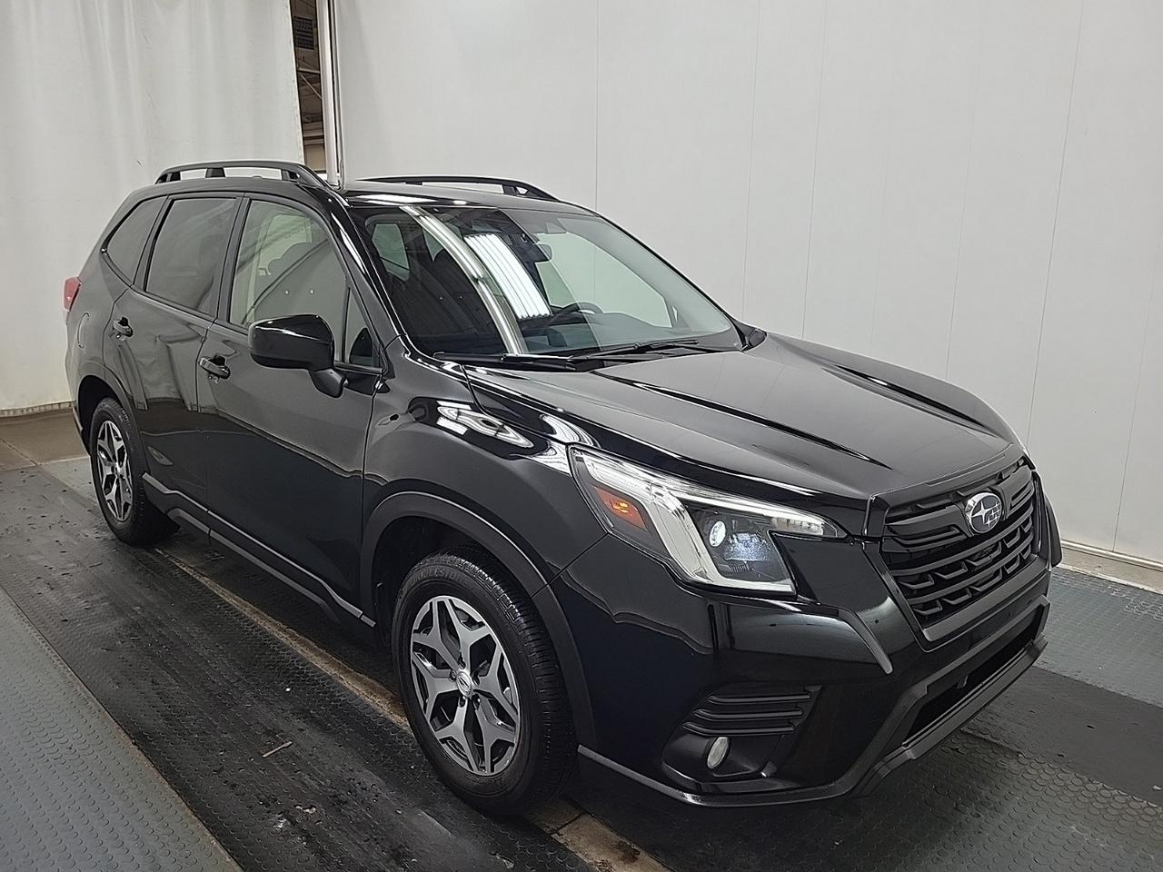 2022 Subaru Forester Touring - ONLY 49K! PANO SUNROOF, HEATED SEATS/WHL Photo9