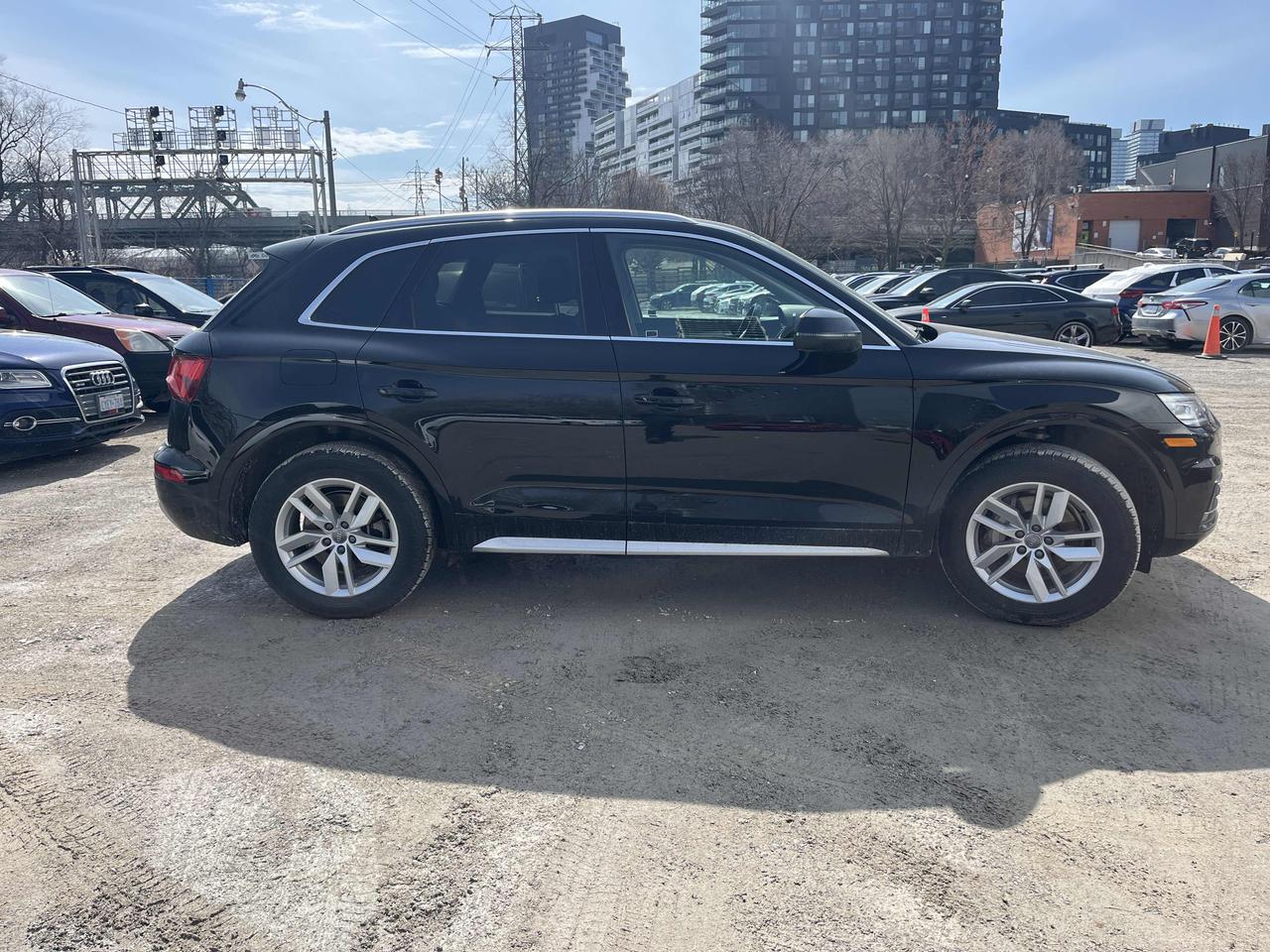 2019 Audi Q5 Komfort - LOW KM, LEATHER-HEATED SEATS & STR WHL!! Photo