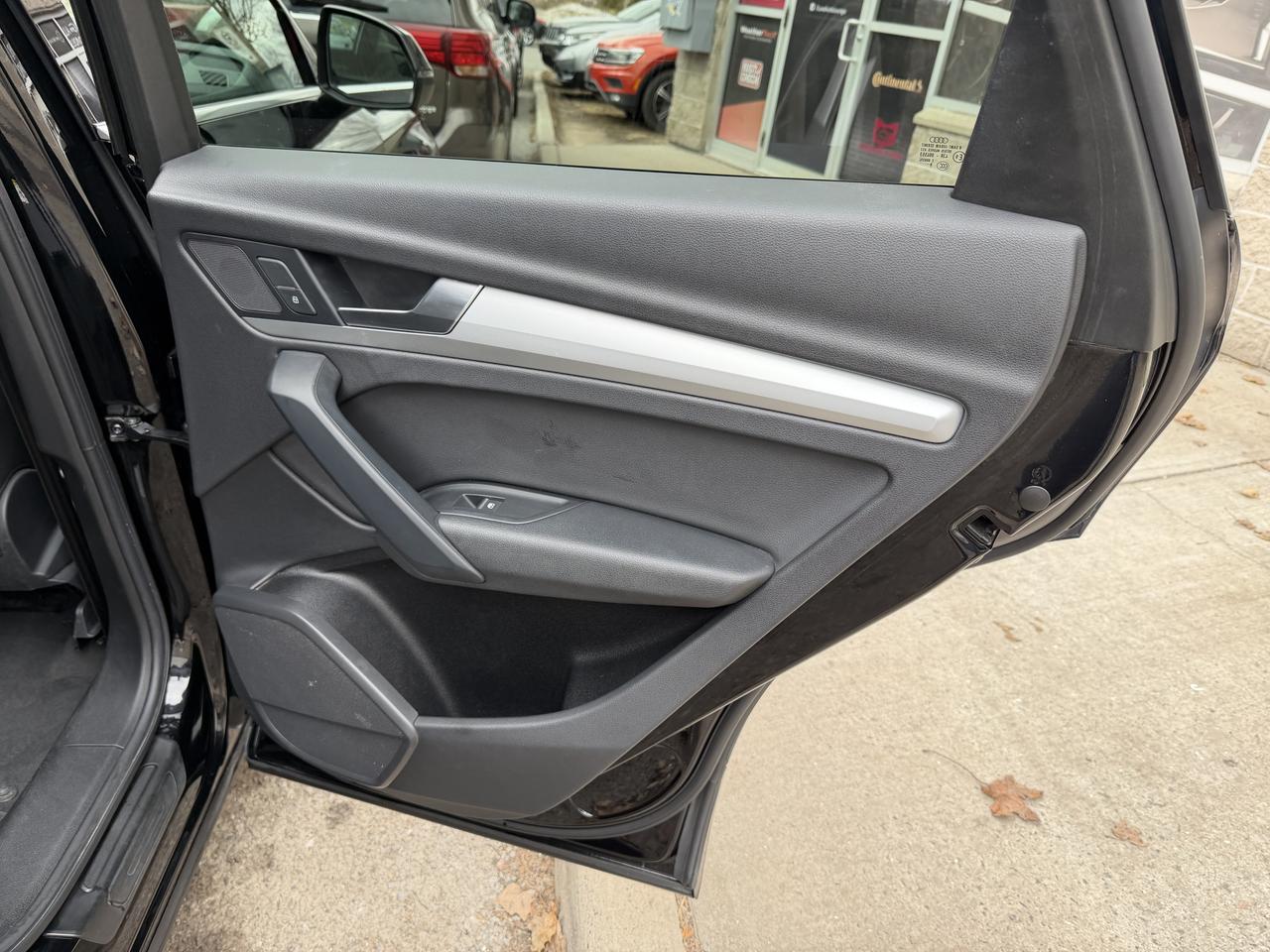 2019 Audi Q5 Komfort - LOW KM, LEATHER-HEATED SEATS & STR WHL!! Photo