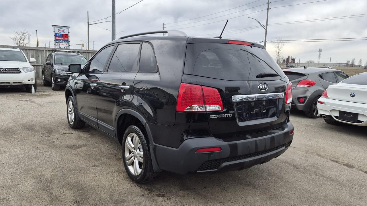 2011 Kia Sorento LX, V6, ONLY 180KMS, CERTIFIED Photo2