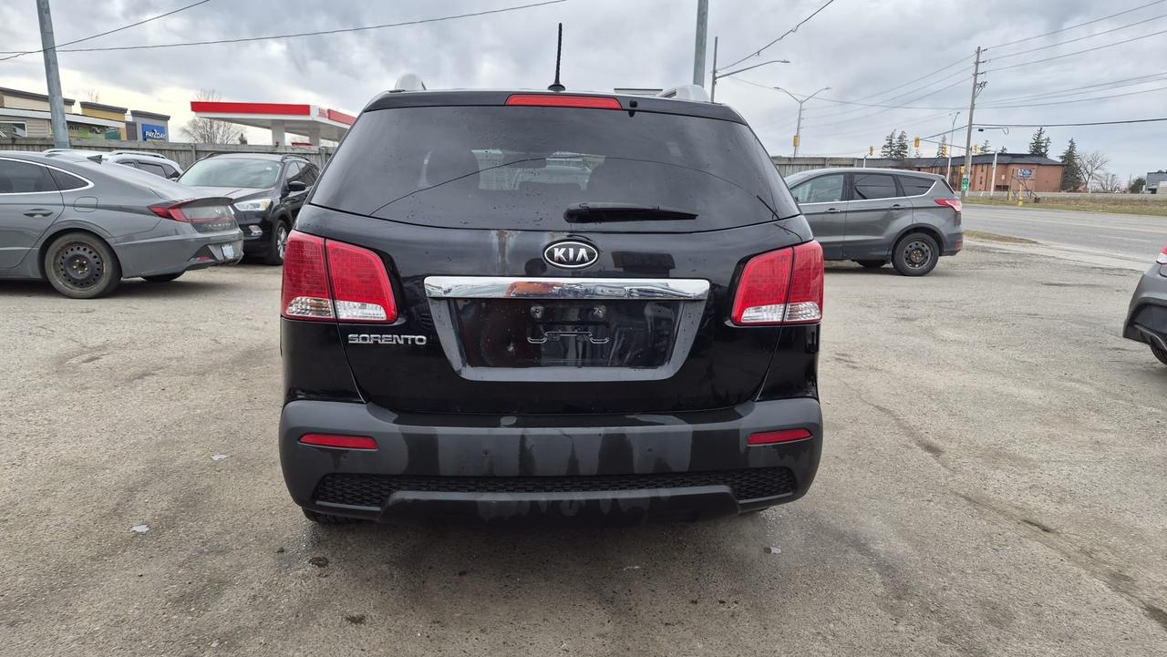 2011 Kia Sorento LX, V6, ONLY 180KMS, CERTIFIED Photo3
