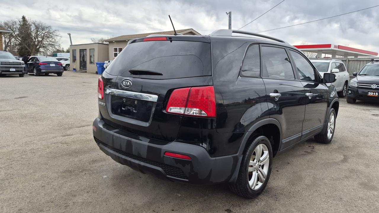 2011 Kia Sorento LX, V6, ONLY 180KMS, CERTIFIED Photo4