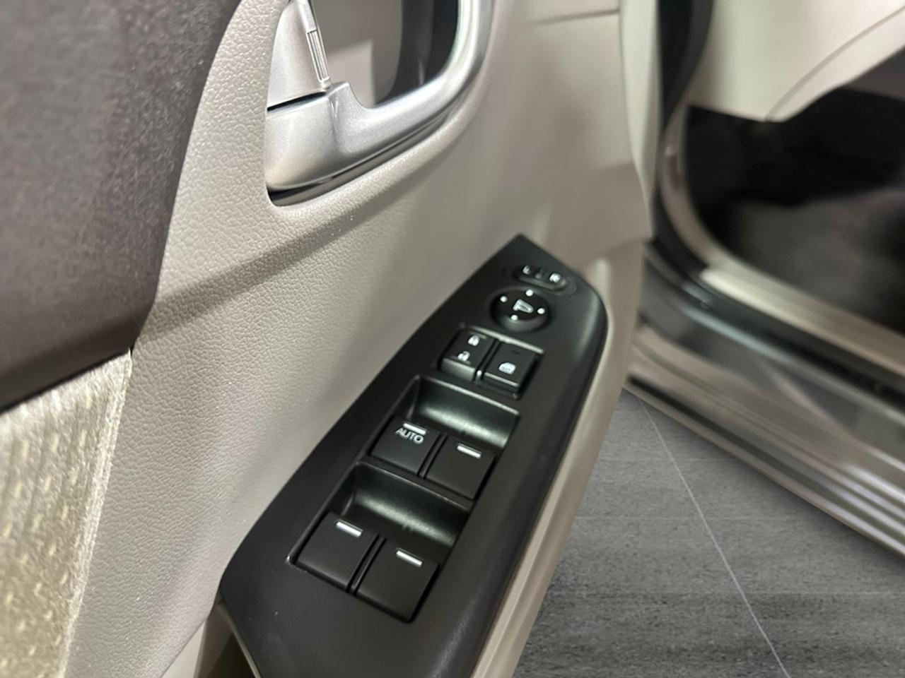 Used 2012 Honda Civic Hybrid Hybrid/ Nav/ Sunroof for sale in Nepean, ON