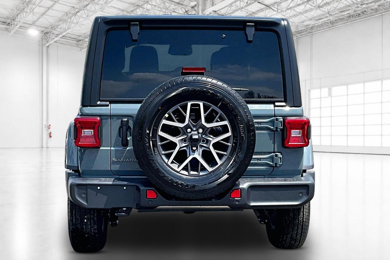 2026 Jeep Wrangler SAHARA | Leather | 18" Alloys | Hardtop | Steps Photo