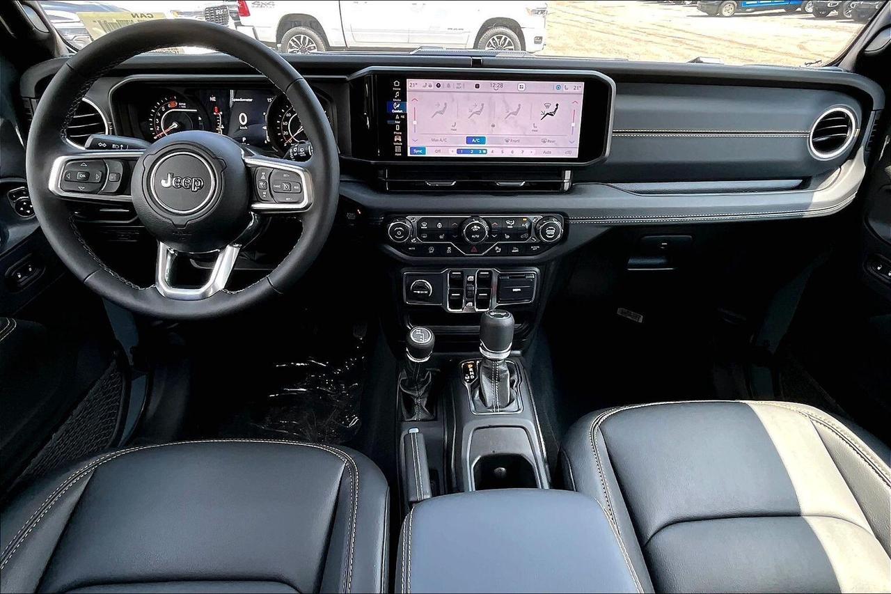 2026 Jeep Wrangler SAHARA | Leather | 18" Alloys | Hardtop | Steps Photo