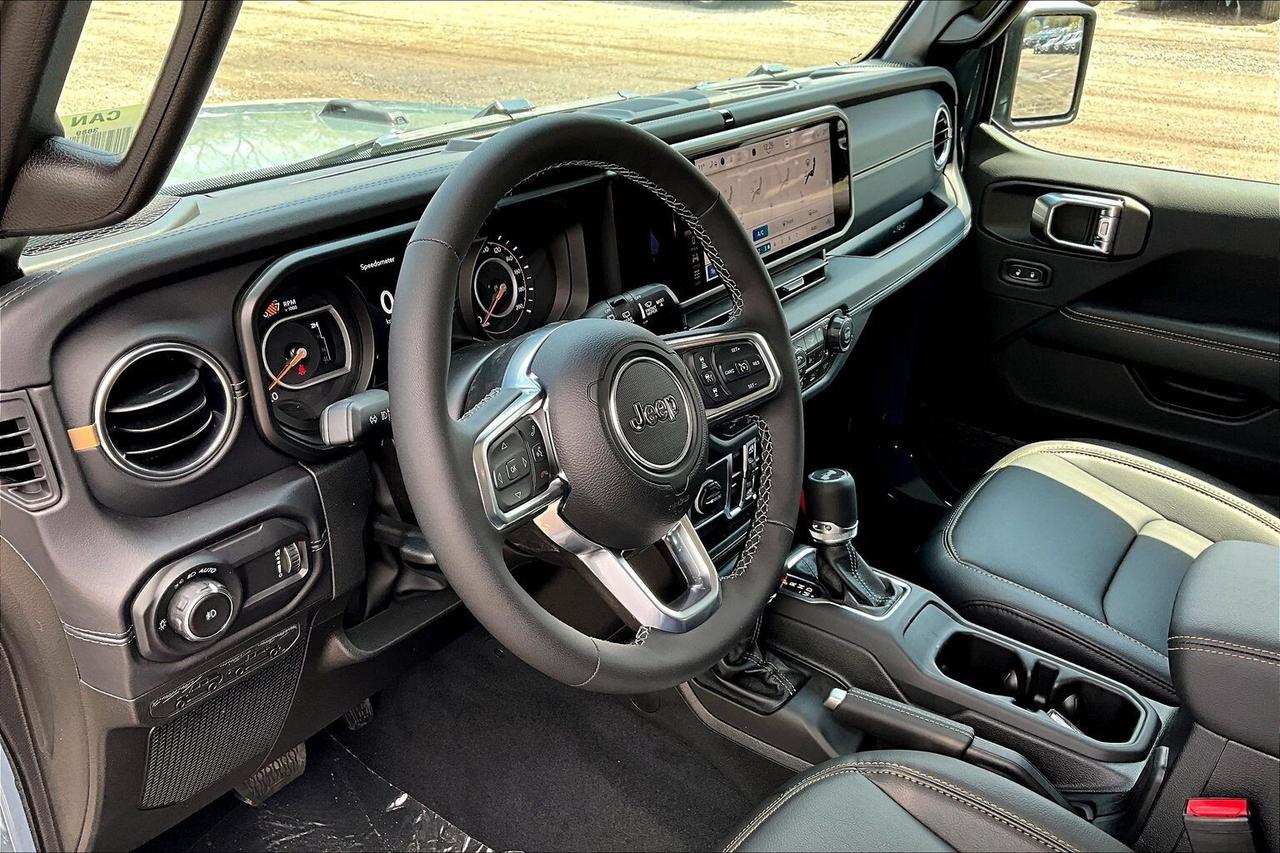 2026 Jeep Wrangler SAHARA | Leather | 18" Alloys | Hardtop | Steps Photo