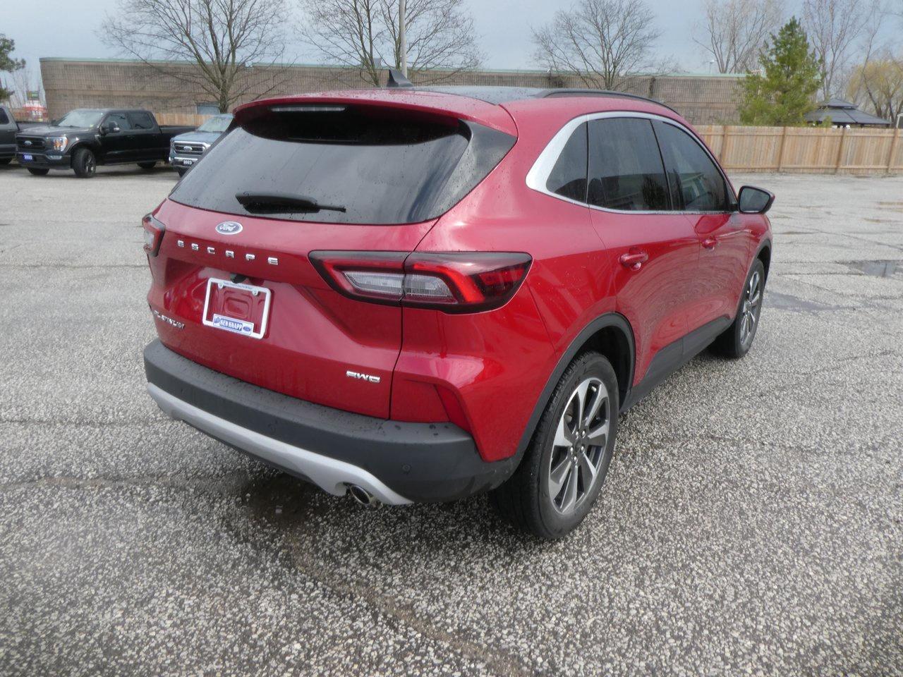 2023 Ford Escape Platinum | Leather | Nav | Backup Cam | Heated Seats | Photo