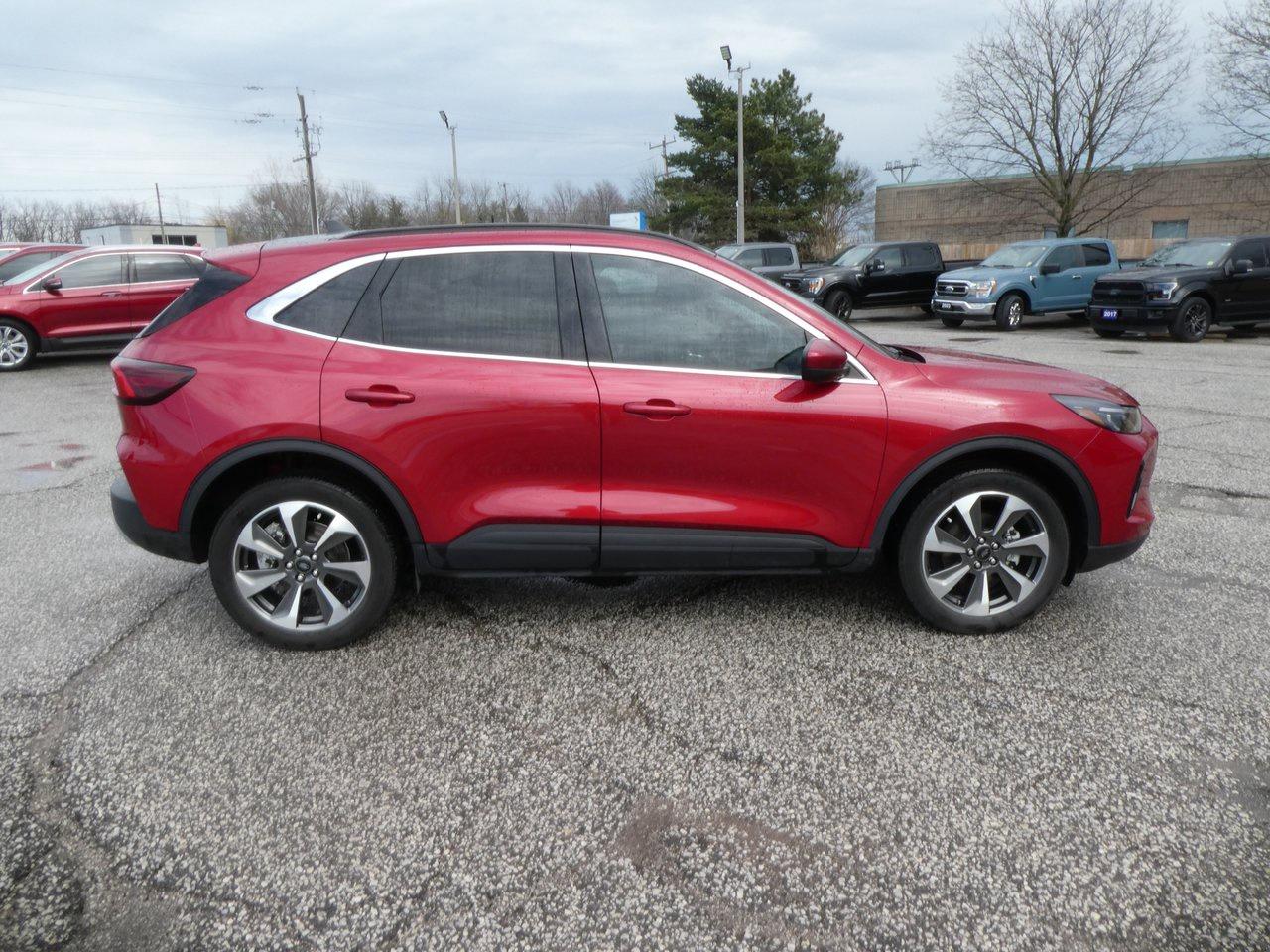 2023 Ford Escape Platinum | Leather | Nav | Backup Cam | Heated Seats | Photo