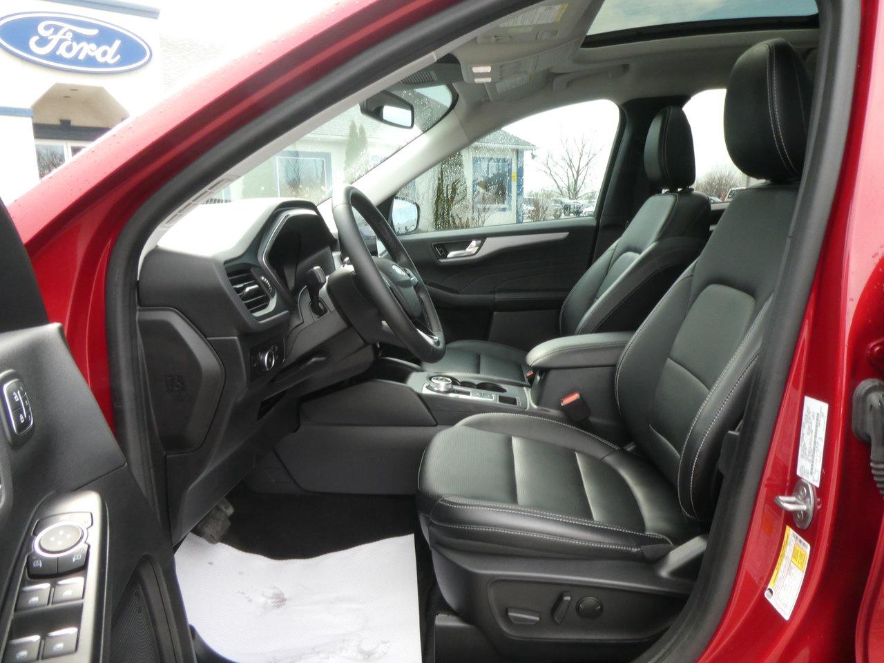 2023 Ford Escape Platinum | Leather | Nav | Backup Cam | Heated Seats | Photo