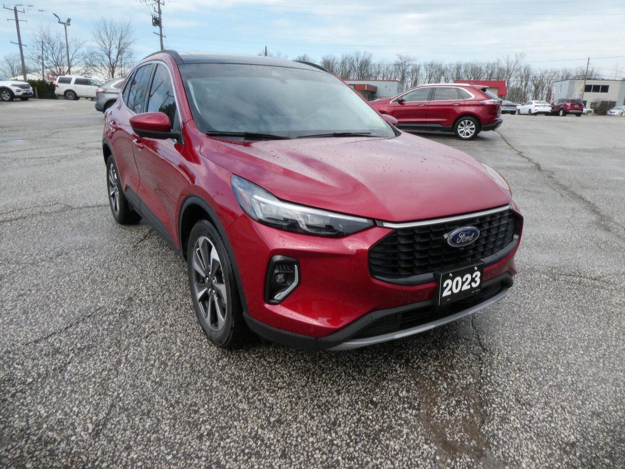 2023 Ford Escape Platinum | Leather | Nav | Backup Cam | Heated Seats | Photo