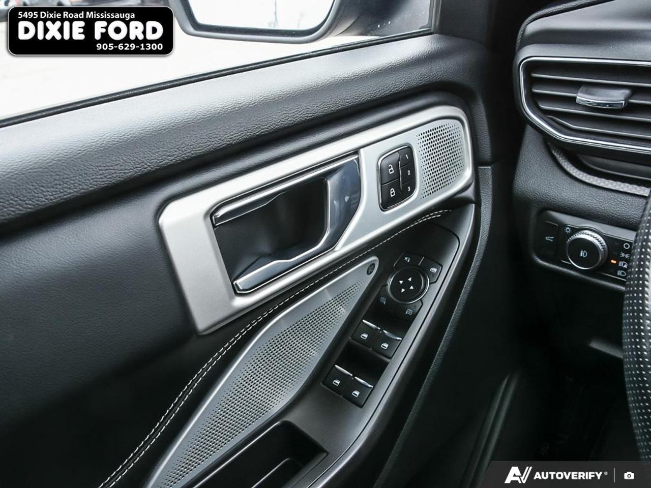 2020 Ford Explorer ST Photo