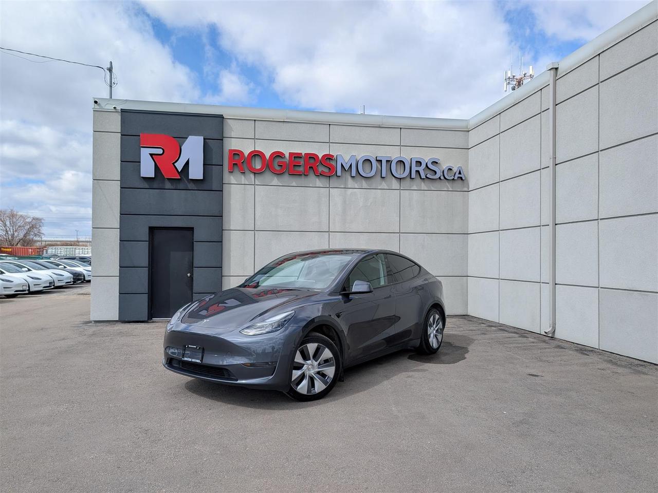 Used 2023 Tesla Model Y STANDARD for sale in Oakville, ON