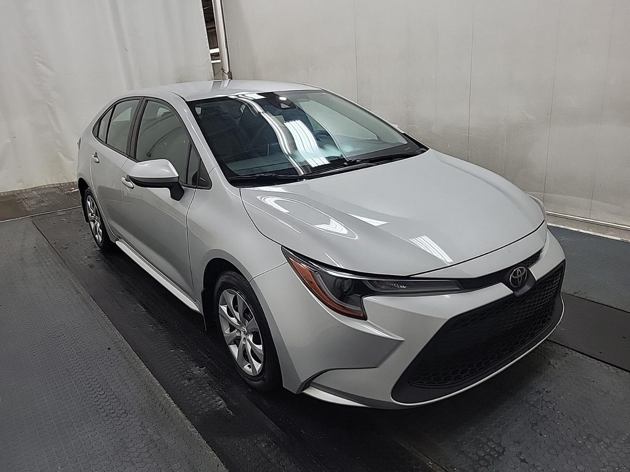 2020 Toyota Corolla LE Photo0