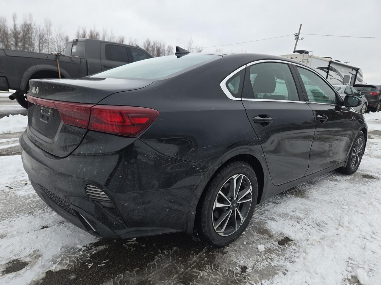 2024 Kia Forte EX Photo4