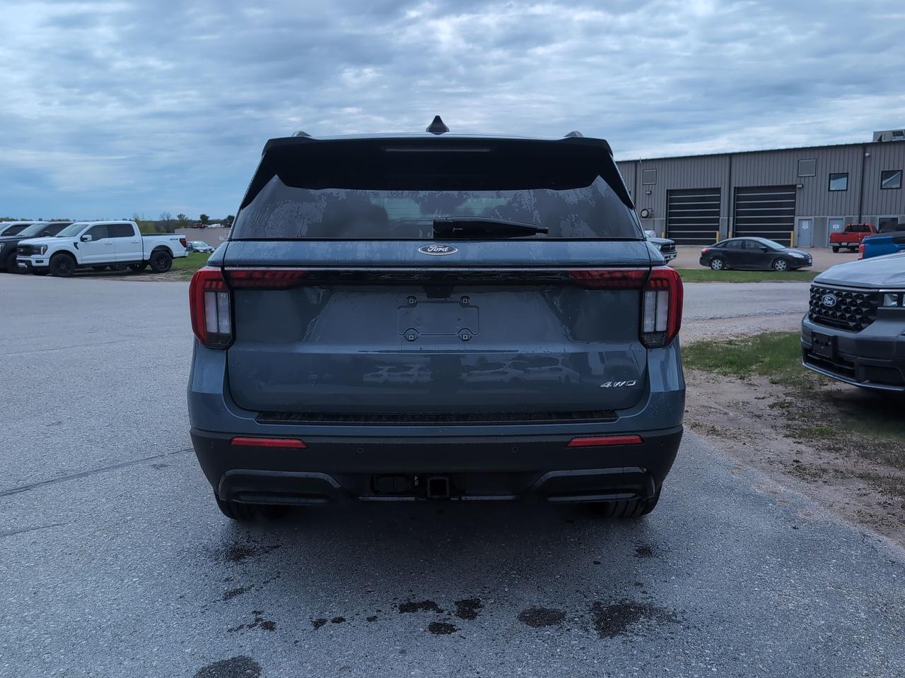 2026 Ford Explorer ST-Line 4WD Photo4