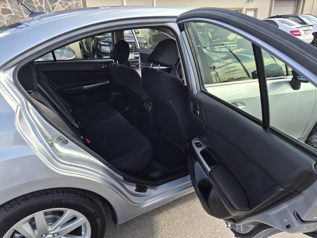 2015 Subaru Impreza AUTO AWD BACK UP CAMERA SAFETY CERTIFED NEW BRAKES Photo