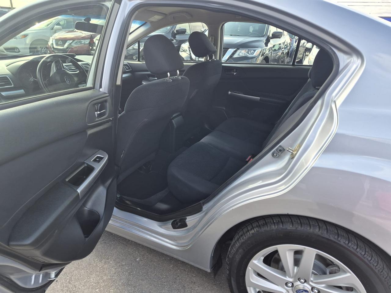 2015 Subaru Impreza AUTO AWD BACK UP CAMERA SAFETY CERTIFED NEW BRAKES Photo