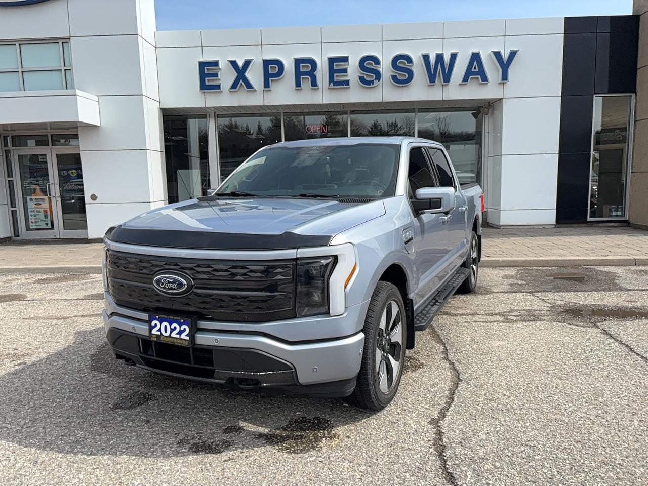 2022 Ford F-150 Lightning PLATINUM EXTENDED RANGE, 22" RIMS, ROOF, LOADED! Photo