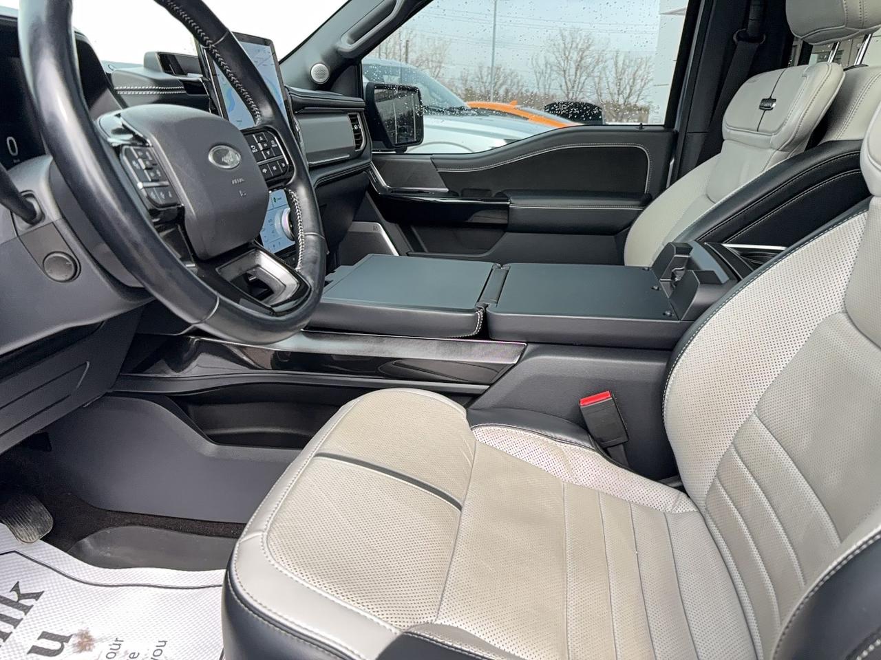 2022 Ford F-150 Lightning PLATINUM EXTENDED RANGE, 22" RIMS, ROOF, LOADED! Photo