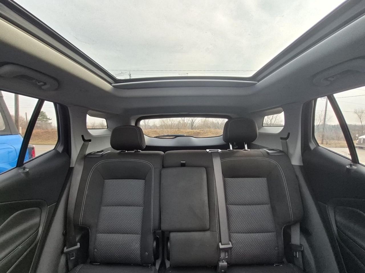 2022 GMC Terrain AWD, POWER LIFTGATE, HEATED SEATS, LOCAL TRADE! Photo