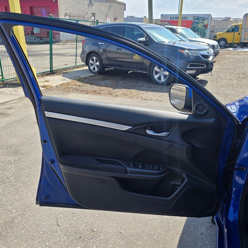 2018 Honda Civic Sedan SE CVT Sedan Photo