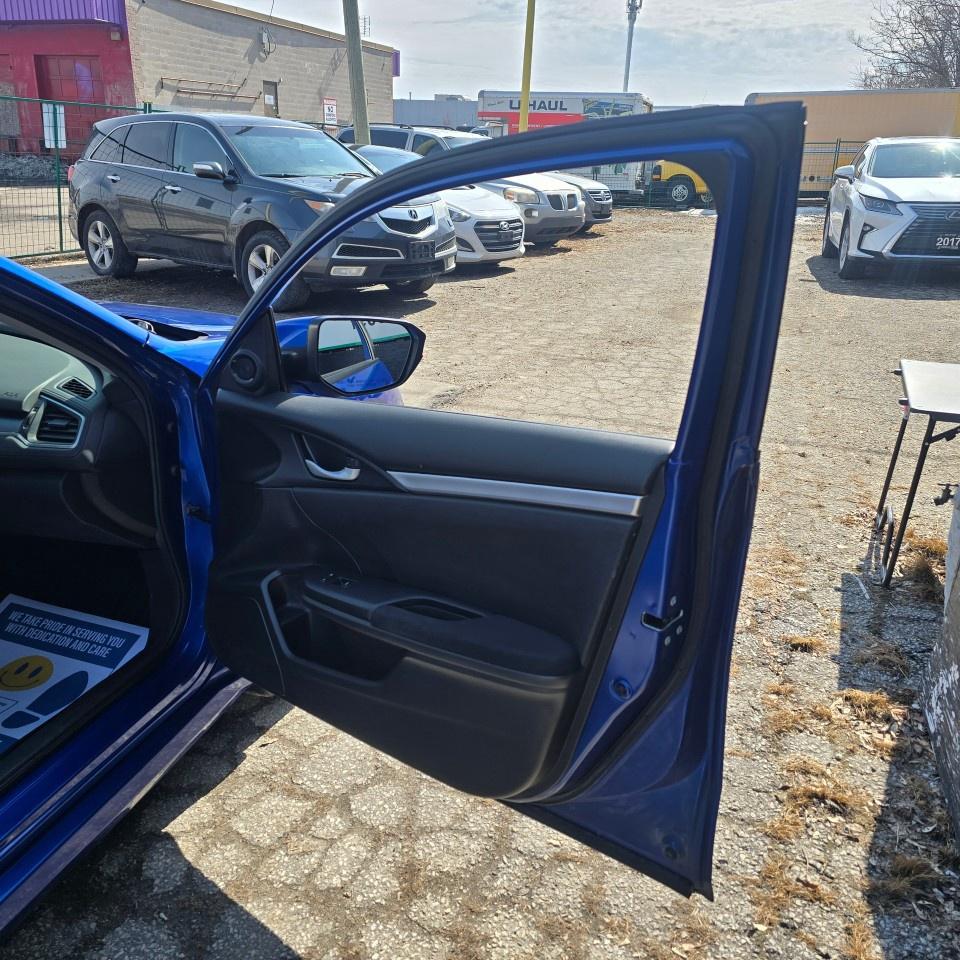 2018 Honda Civic Sedan SE CVT Sedan Photo
