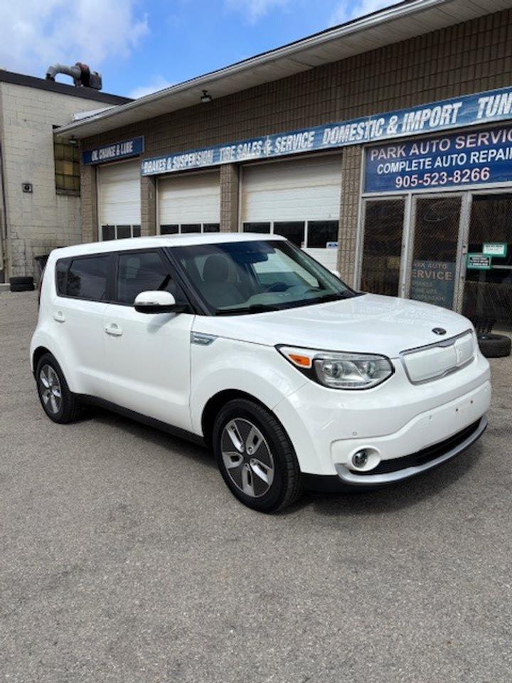 2017 Kia Soul EV 5dr Wgn Luxury Photo2