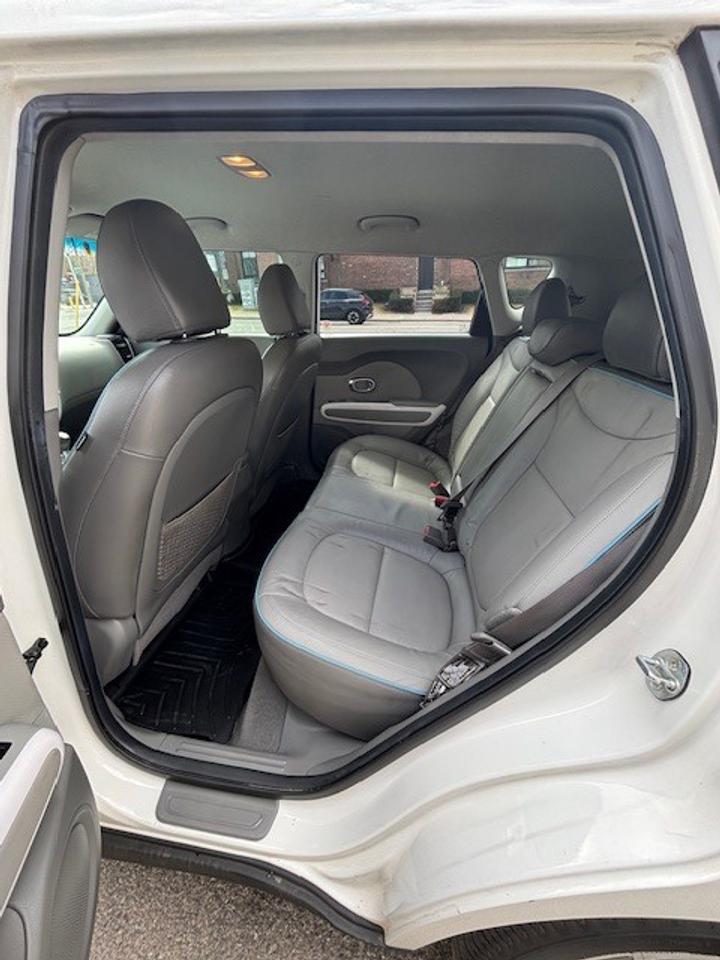 2017 Kia Soul EV 5dr Wgn Luxury Photo