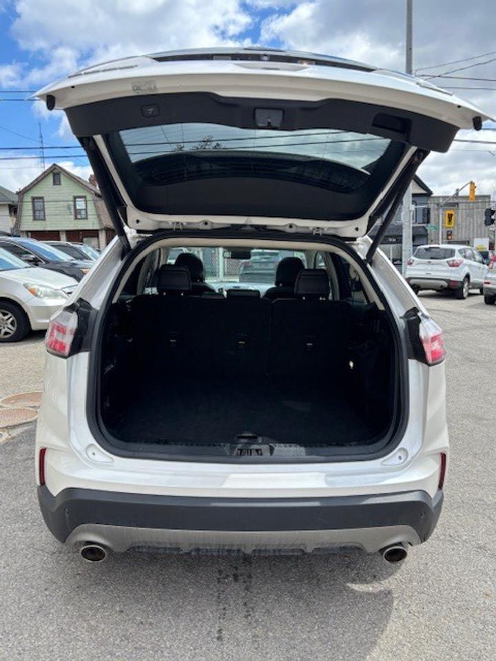 2019 Ford Edge SEL FWD Photo