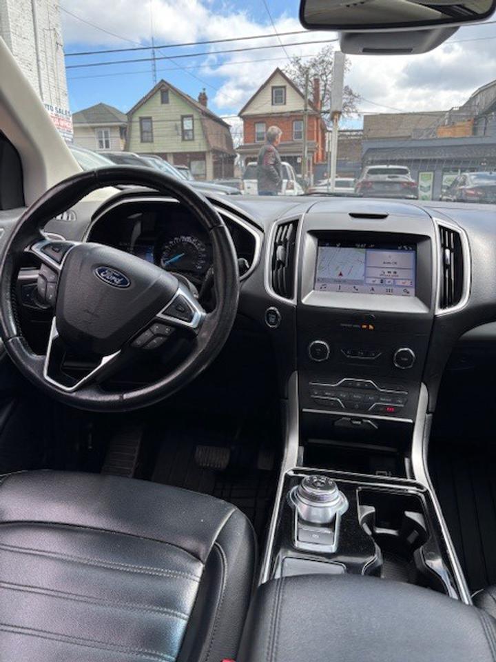 2019 Ford Edge SEL FWD Photo