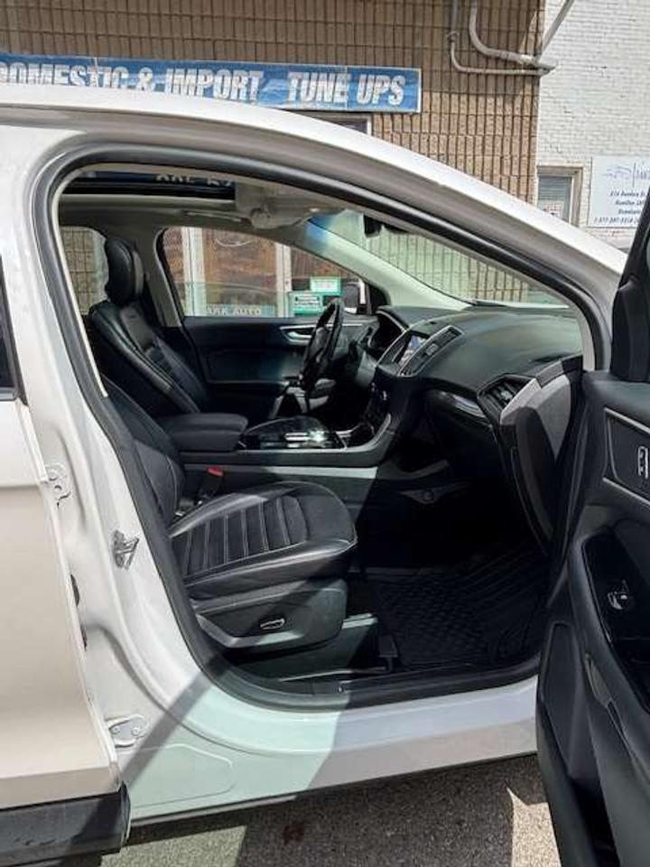 2019 Ford Edge SEL FWD Photo