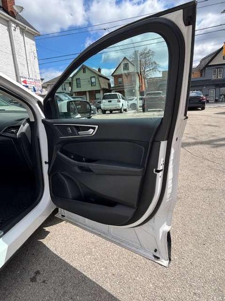 2019 Ford Edge SEL FWD Photo