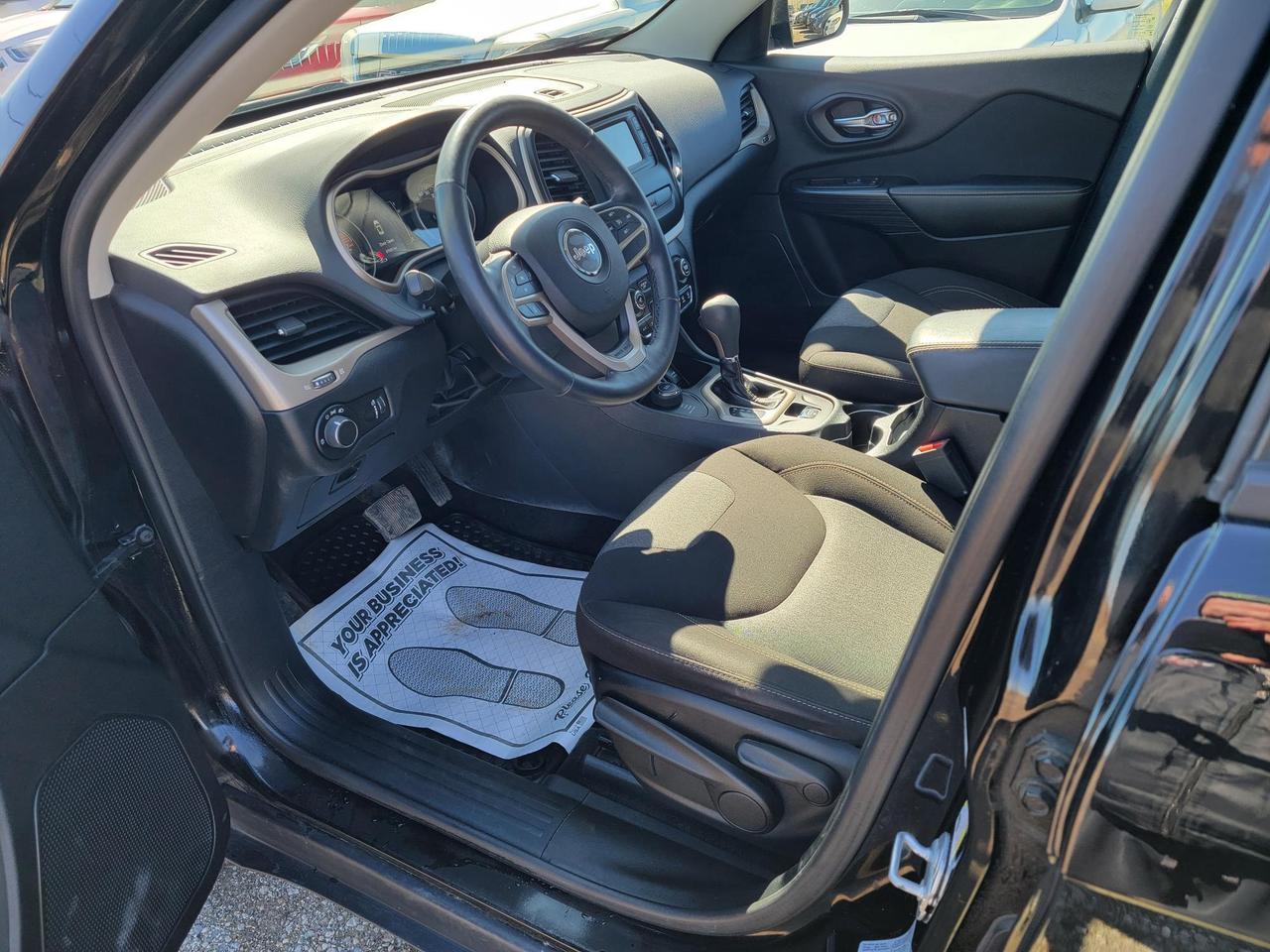 2017 Jeep Cherokee 4WD 4Dr Sport Photo