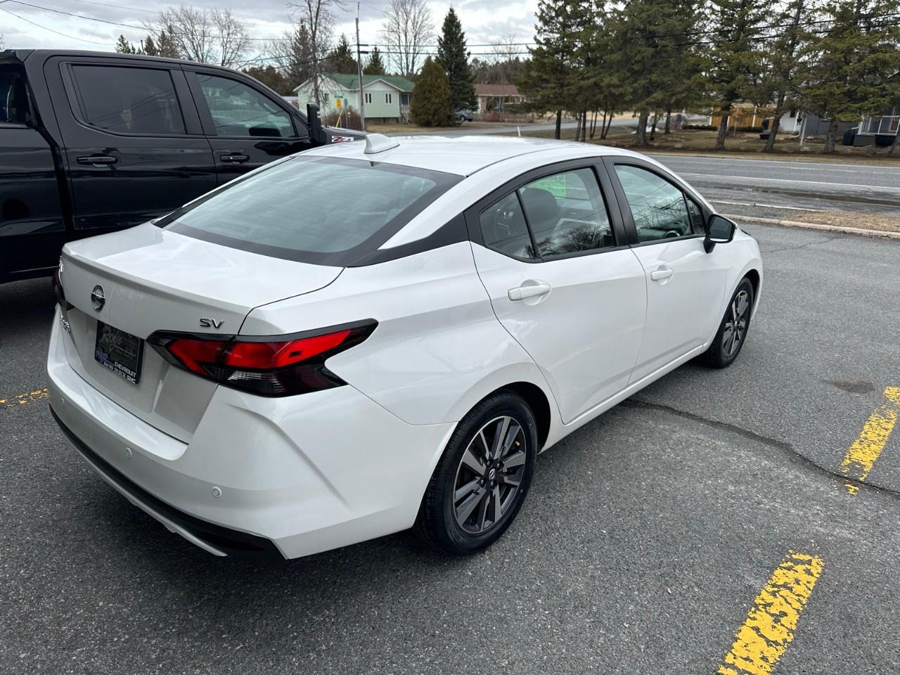 2021 Nissan Versa SV CVT Photo