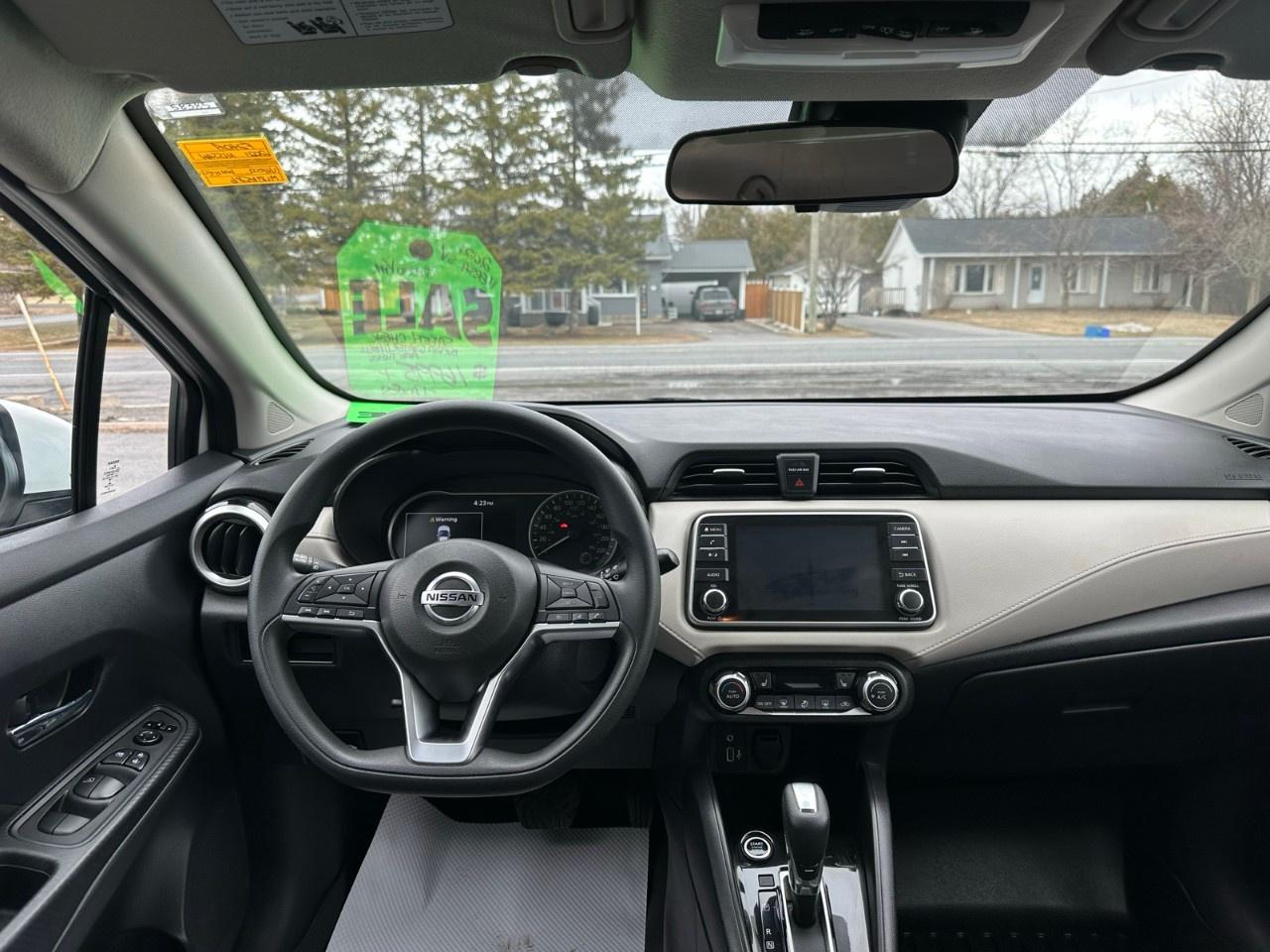 2021 Nissan Versa SV CVT Photo