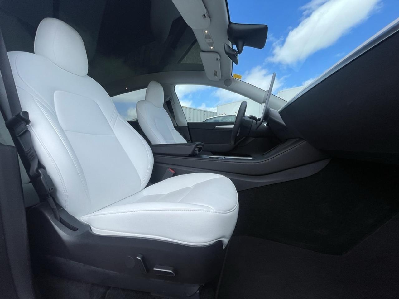 2023 Tesla Model Y Performance AWD   1 Owner! Clean! No Extra Fees! Photo