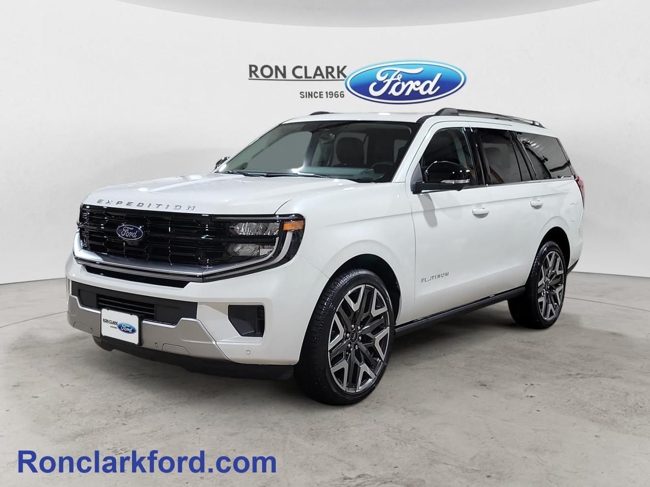 2026 Ford Expedition Platinum 4dr 4x4 Photo2
