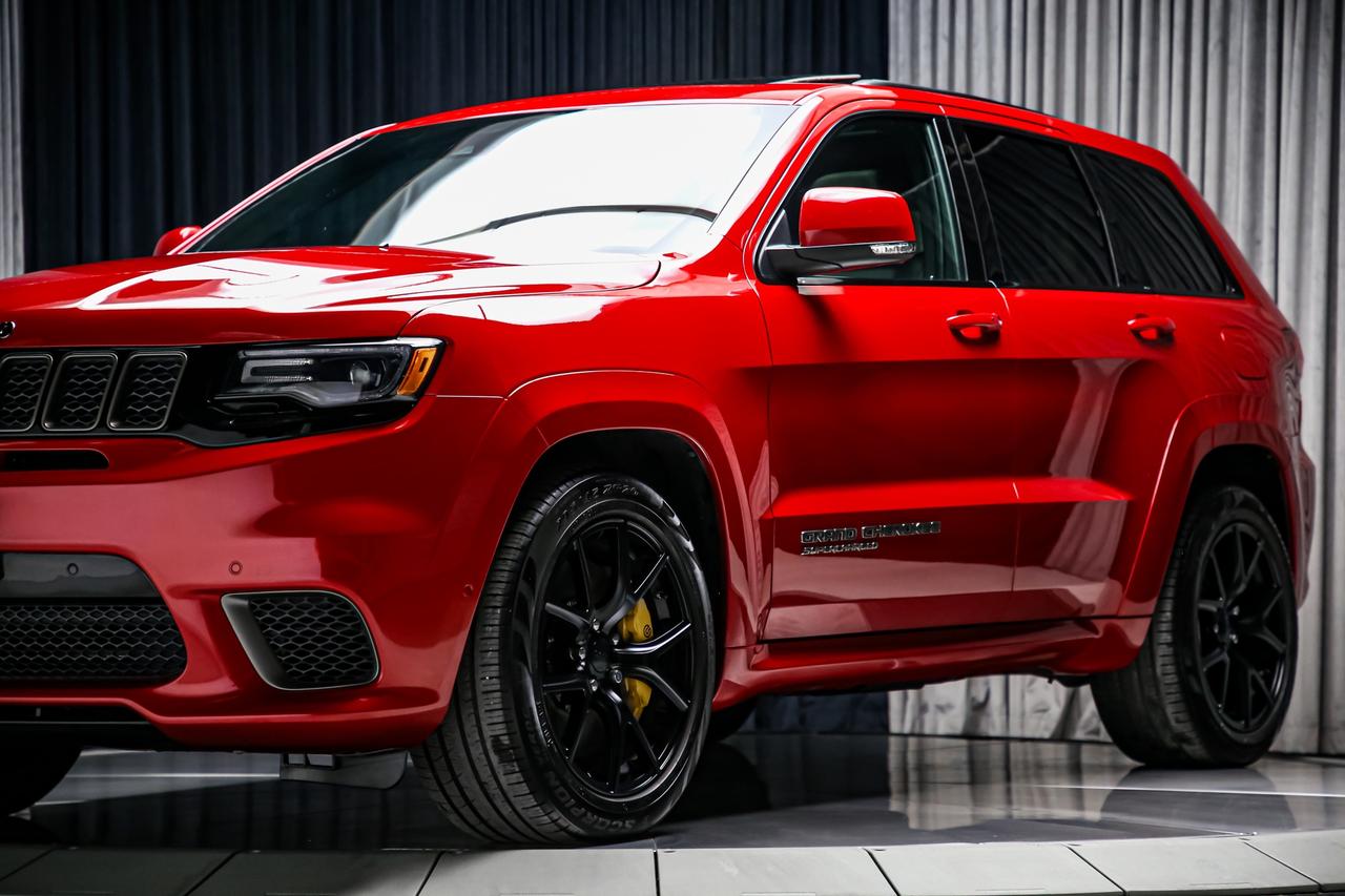 2018 Jeep Grand Cherokee TRACKHAWK 4X4 707HP ORANGEINT ADAPTVCRUZ ROOF Photo