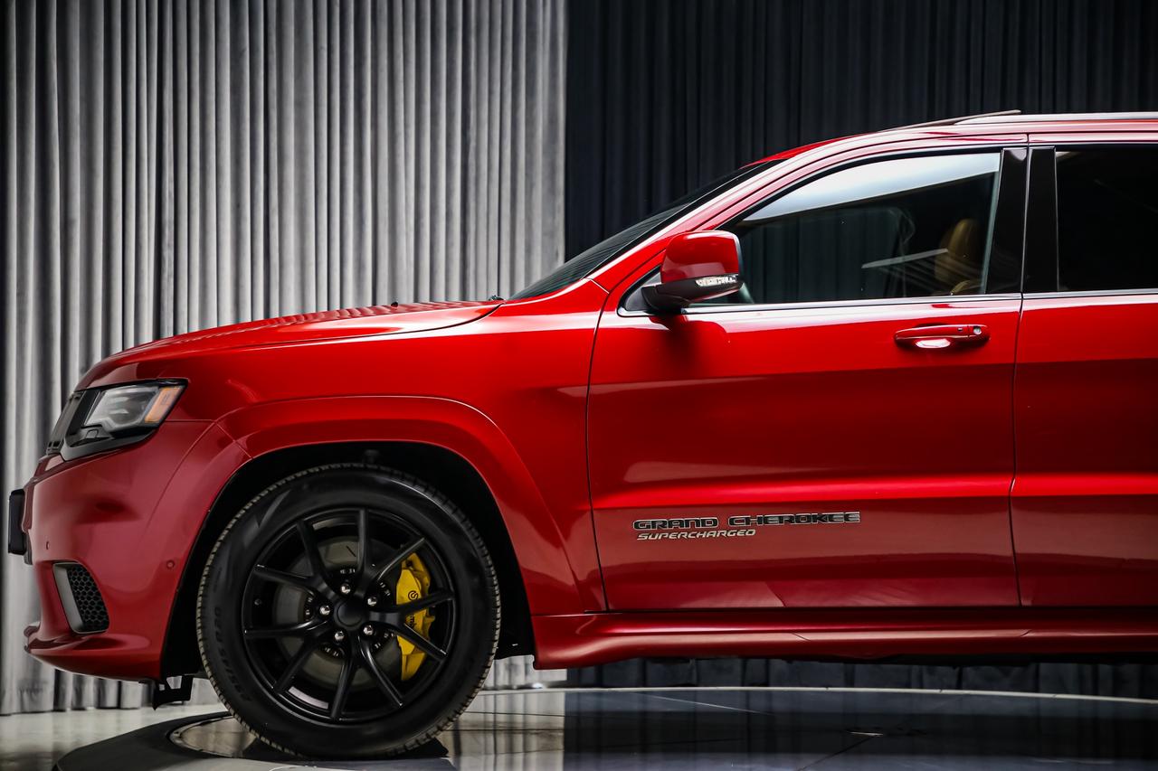 2018 Jeep Grand Cherokee TRACKHAWK 4X4 707HP ORANGEINT ADAPTVCRUZ ROOF Photo