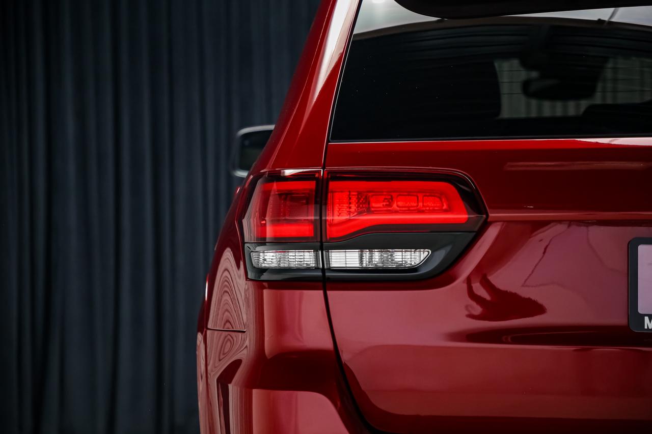 2018 Jeep Grand Cherokee TRACKHAWK 4X4 707HP ORANGEINT ADAPTVCRUZ ROOF Photo