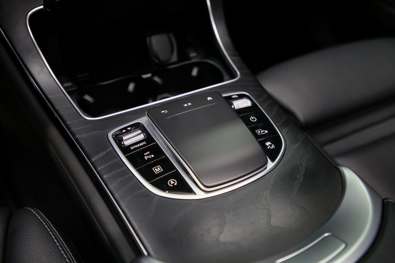 2022 Mercedes-Benz GLC 300 COUPE 4MATIC AMG LINE PREMIUMPKG NOACCDNT Photo