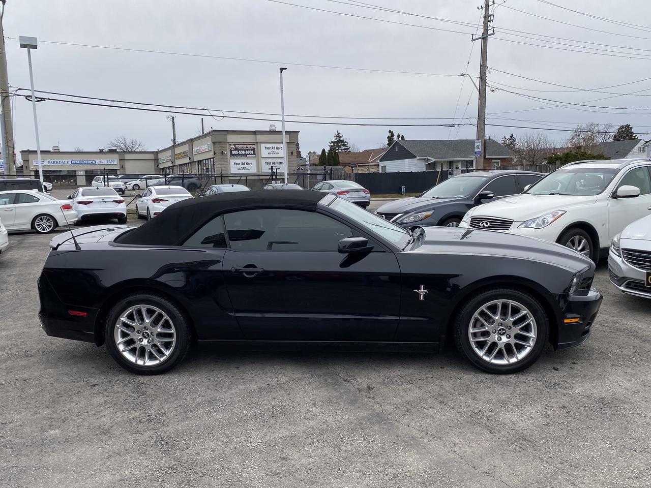 2014 Ford Mustang 2DR CONV V6 PREMIUM Photo