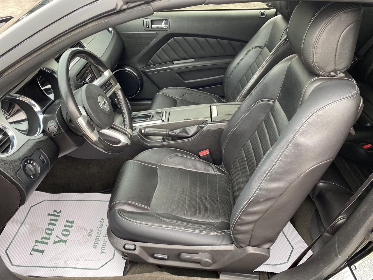 2014 Ford Mustang 2DR CONV V6 PREMIUM Photo