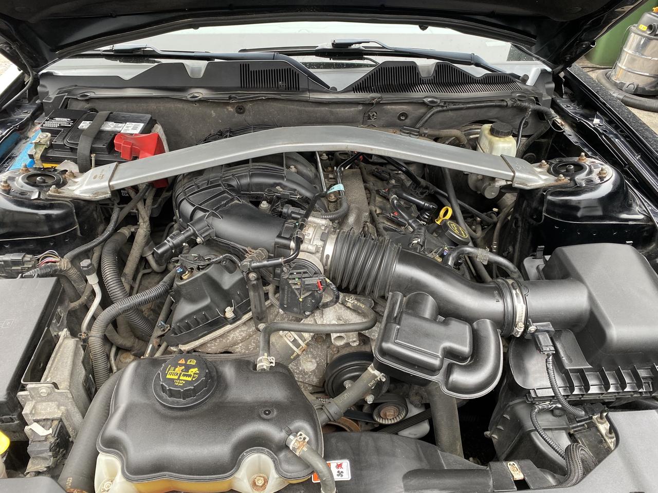2014 Ford Mustang 2DR CONV V6 PREMIUM Photo