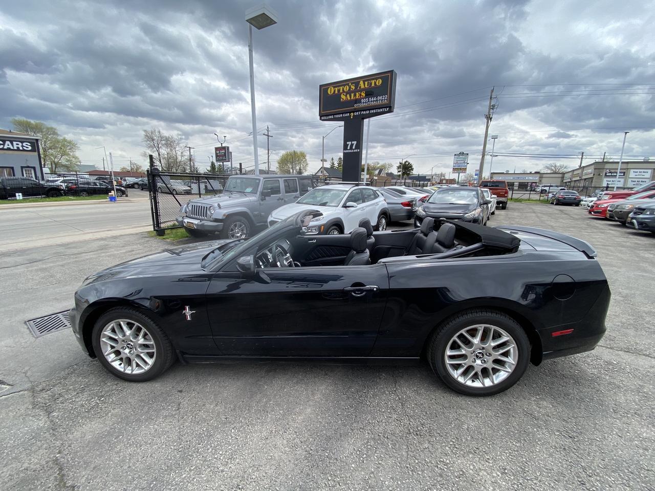 2014 Ford Mustang 2DR CONV V6 PREMIUM Photo