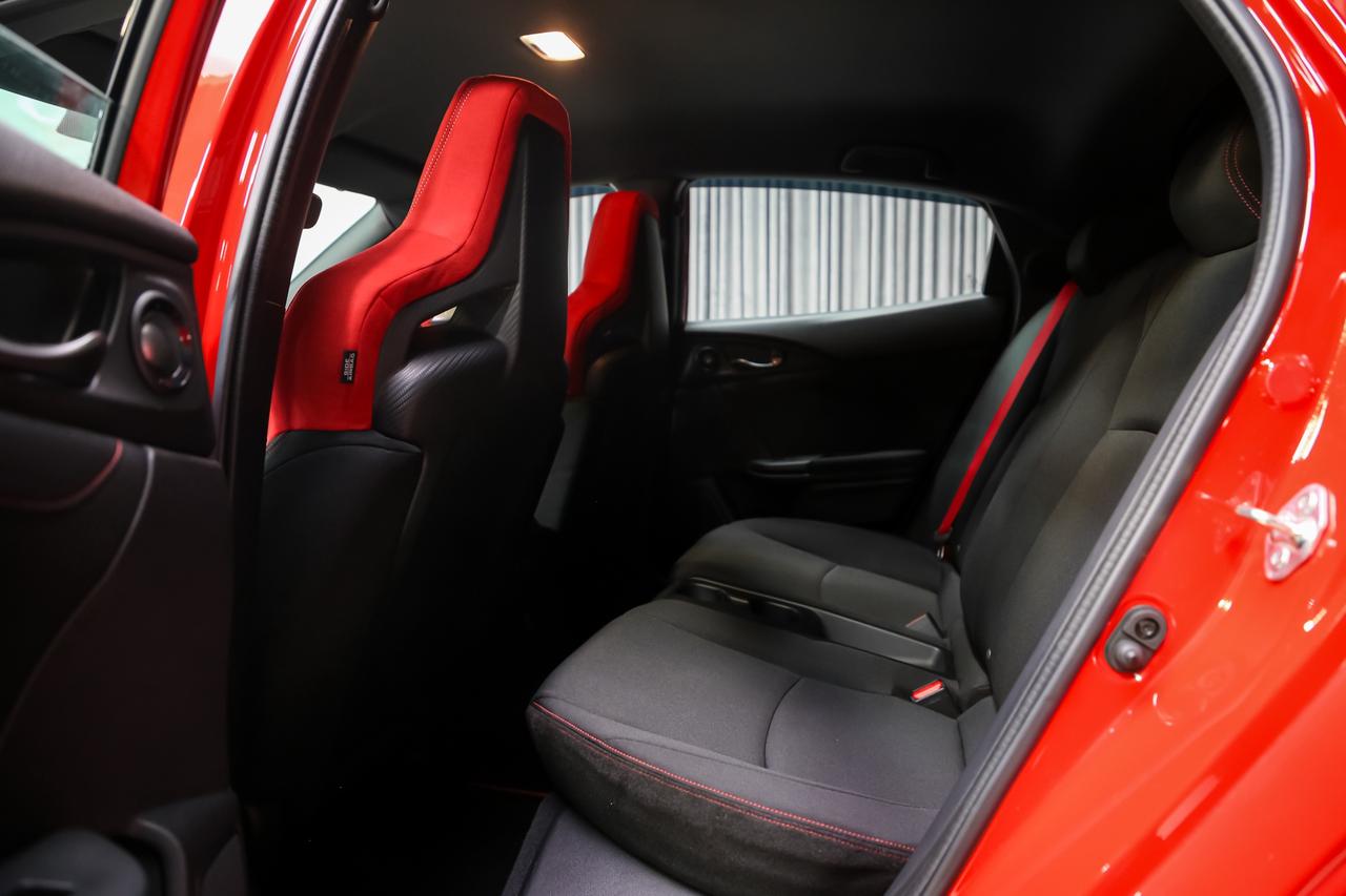 2018 Honda Civic Type R MANUAL 306HP BREMBO VERYLOWKM NOACCIDENT PRISTINE Photo